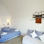 Nostos Daire Oia