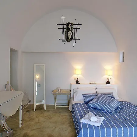 노스토스 아파트먼트 이아