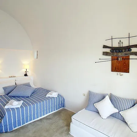 Nostos Daire Oia