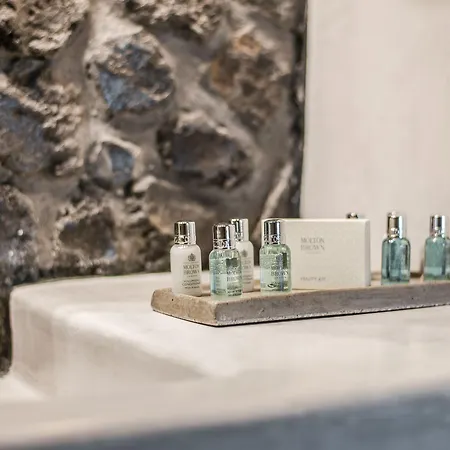 노스토스 아파트먼트 *